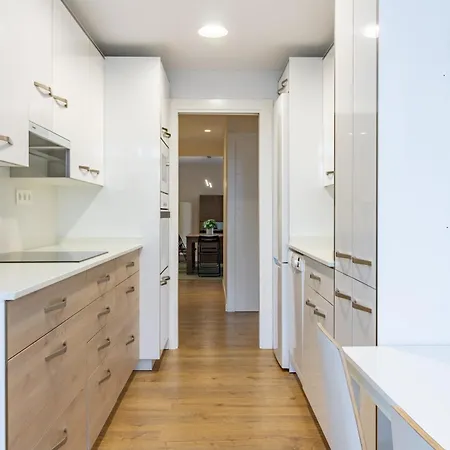 Ah Full&roomy Auditorio De Vut6502as اوفيدو