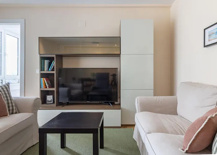 Ah Full&roomy Auditorio De Vut6502as Oviedo