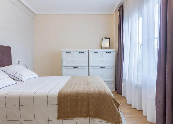 Ah Full&roomy Auditorio De Vut6502as *