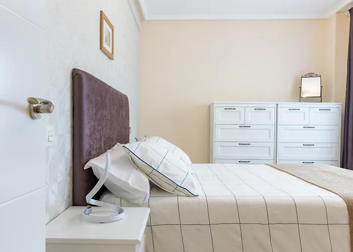 Ah Full&roomy Auditorio De Vut6502as