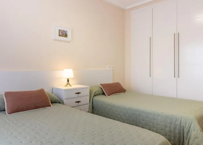 Ah Full&roomy Auditorio De Vut6502as *